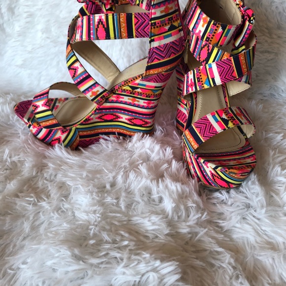 Size 8, multi colored wedge - Picture 2 of 2